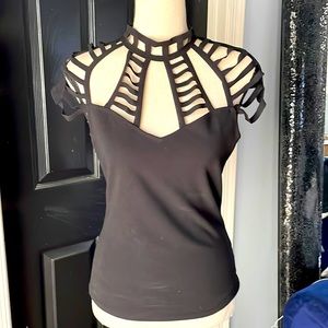 Black caged top 🖤